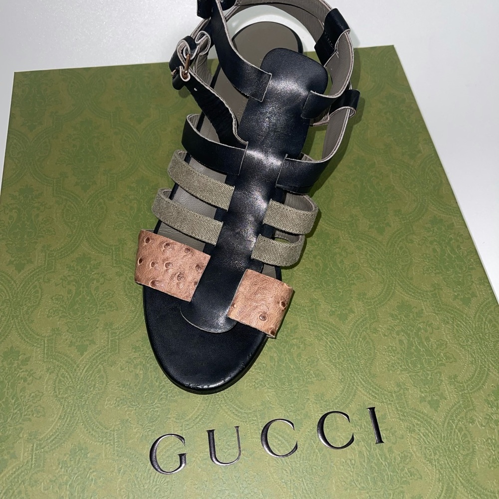 Balenciaga women's ITALY leather (ostrich)sandals! - Picture 6 of 10